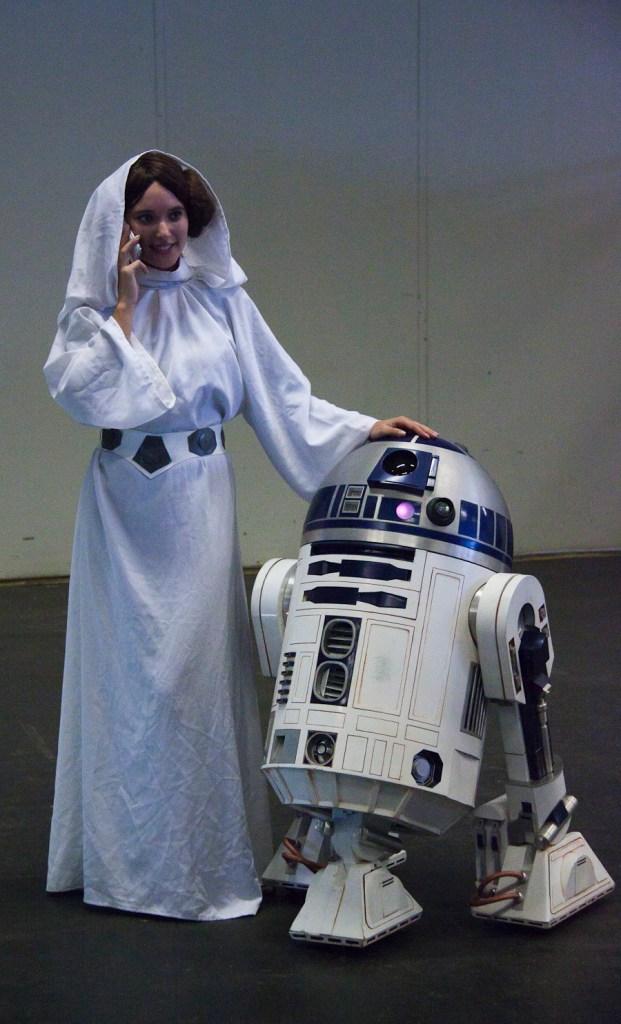 Princesse Leia & R2-D2 (Star Wars cosplay - FACTS 2010) - Photo : Gilderic