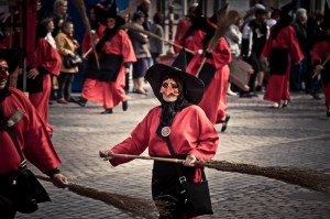 La sorcière rouge (macrale) - Liège - Photo : Gilderic