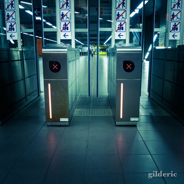 Orphée dans le métro (variante) - Station de métro Albert, à Bruxelles