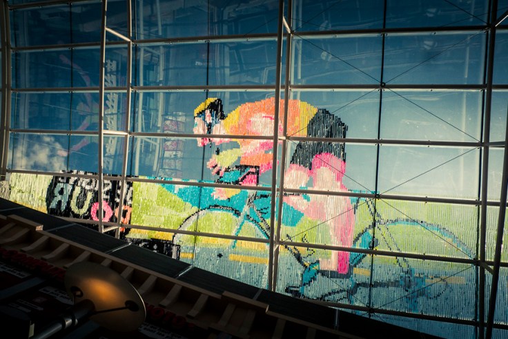 Fresque Post-It Tour de France (détail) -  Galerie Saint-Lambert, Liège - Photo : Gilderic