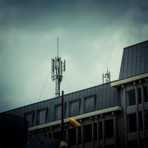L'antenne (Place Saint- Etienne, Liège) - Photo : Gilderic