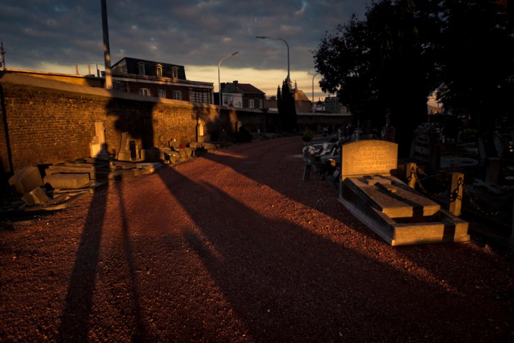 Autumn Fantasy : lever de soleil au cimetière (Robermont) - Photo : Gilderic