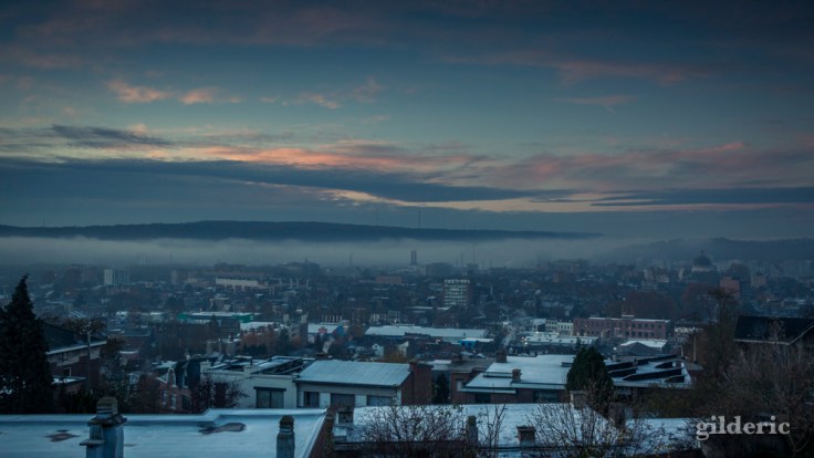 Brume du matin sur la vallée de Liège - Photo : Gilderic