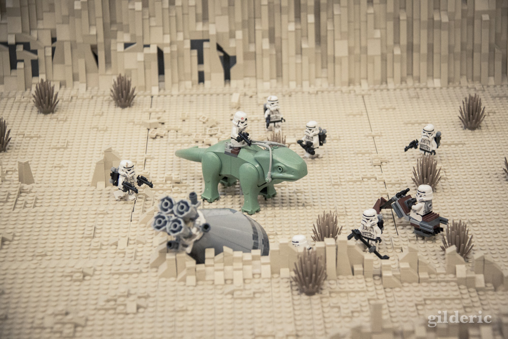 Stormtroopers sur Tattoine (Star Wars en Lego, FACTS 2014) - Photo : Gilderic