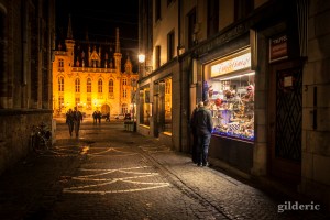 Les amoureux et le chocolat (de Bruges)