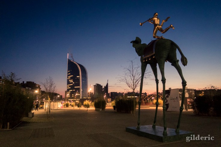 Sculpture "L'Eléphant de triomphe" de Salvador Dali à Liège-Guillemins
