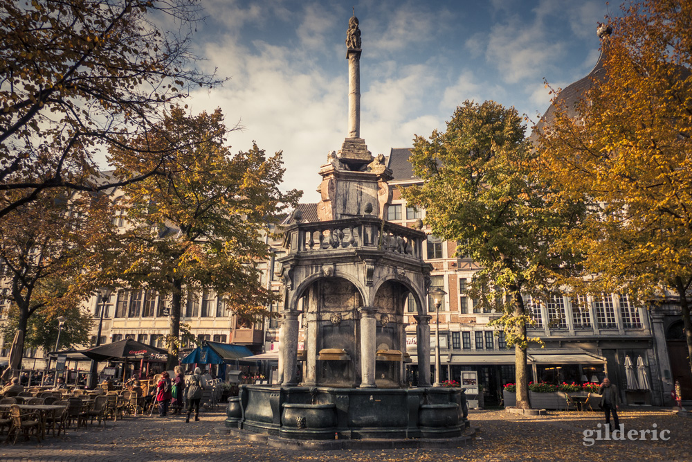Le Perron de Liège en Automne