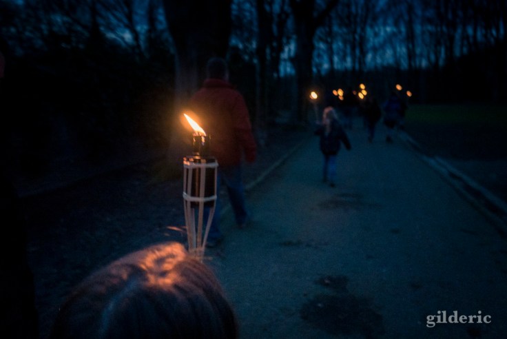Marche au flambeaux des scouts à la Chartreuse (Liège)