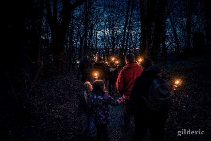 Marche au flambeaux des scouts à la Chartreuse (Liège)