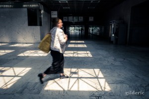 Voyageuse pressée (Gare du Nord, Bruxelles)