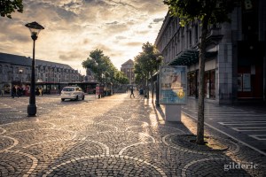 Policier isolé (Place Saint-Lambert, Liège)