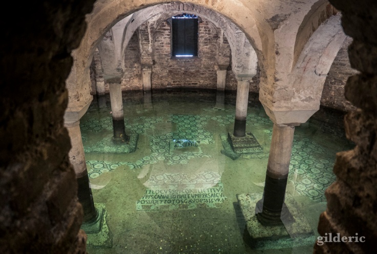 Crypte inondée de la basilique Saint-François (Ravenne)