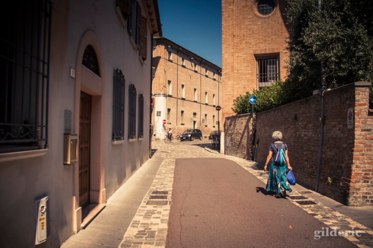 Promenade dans les vieilles rues de Rimini