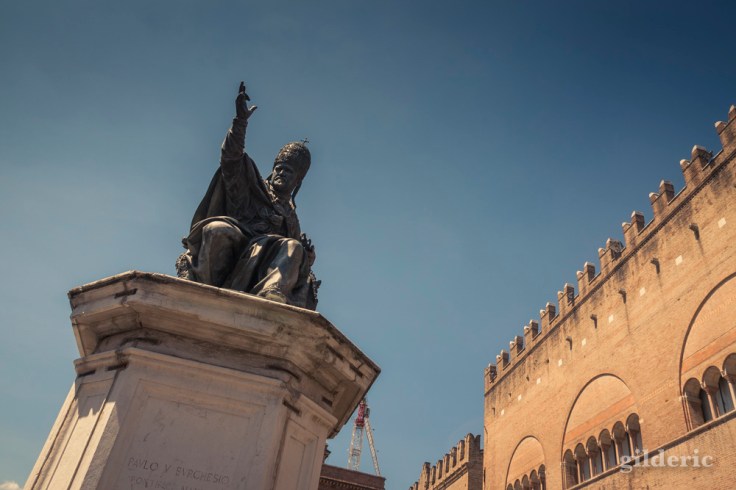 Statue du pape Paul V - Piazza Cavour à Rimini