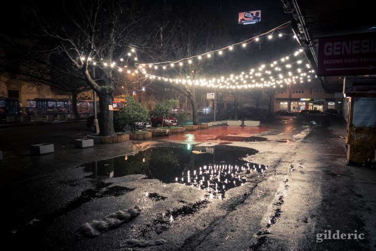 Lumières dans la nuit du Nouvel An à Bratislava