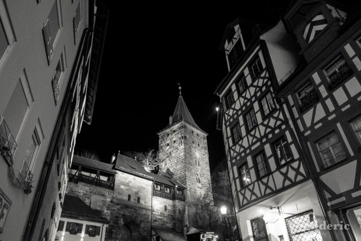 Le château de Nuremberg (de nuit)