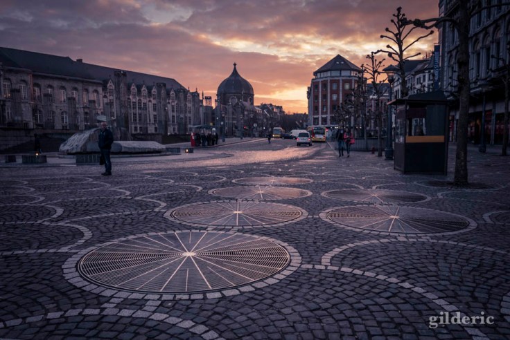 Fantastique lumière du matin sur la place Saint-Lambert