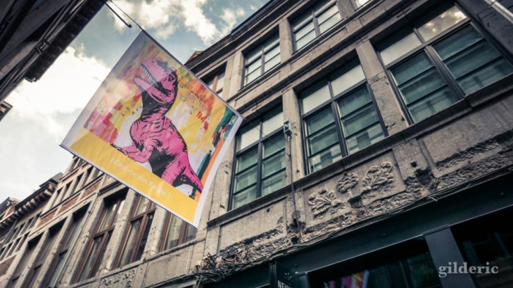 La Rue aux enfants en Neuvice (Liège) : le dino de Keone