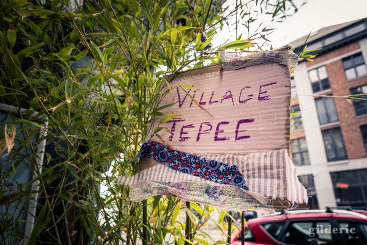 La Rue aux enfants en Neuvice (Liège) : village Tepee