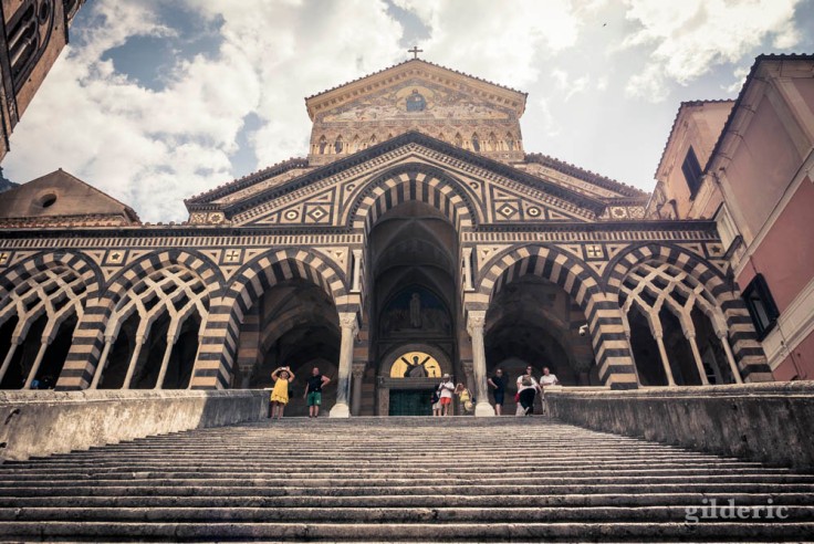Les marches de la cathédrale d'Amalfi