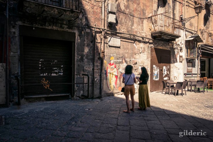 Graffiti dans le centre historique de Naples