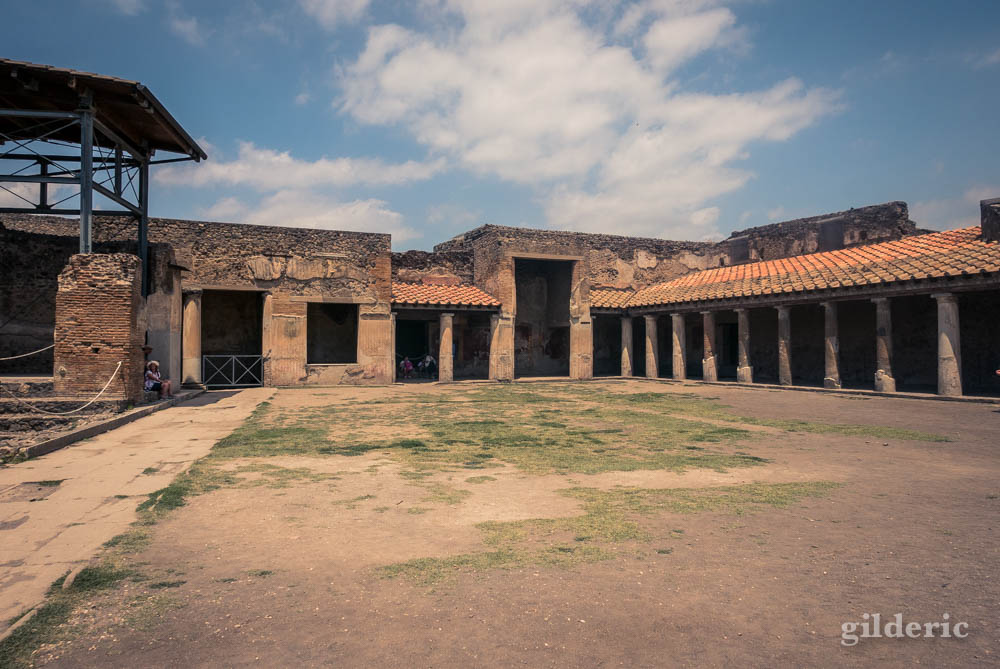 La cour des Thermes Stabiane à Pompéi