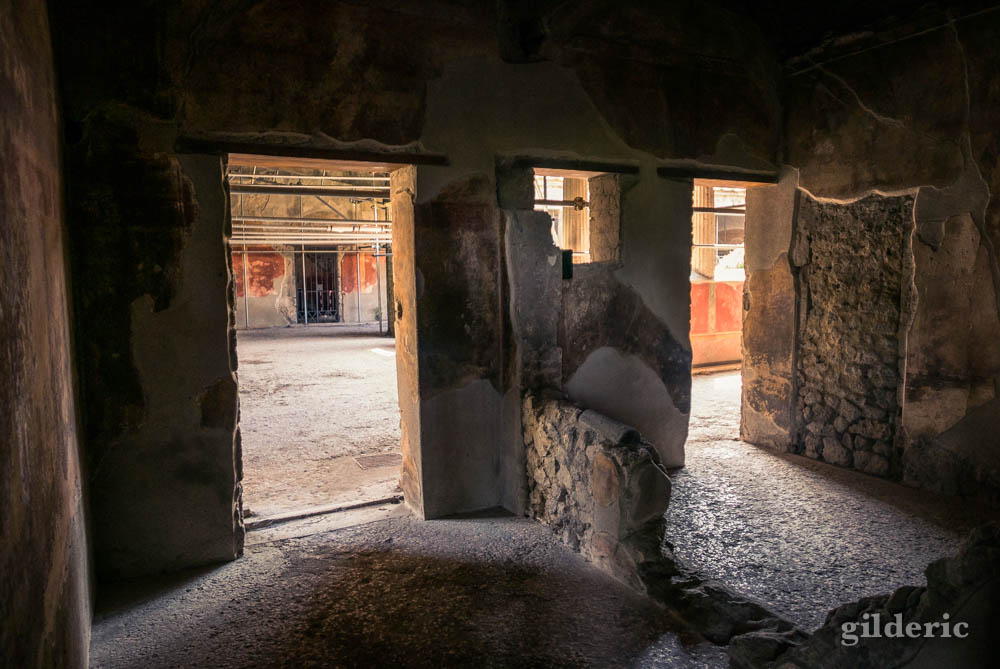 A l'intérieur de la Villa des Mystères (Pompéi)