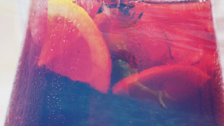 Cocktail ET piscine (capture de la vidéo)