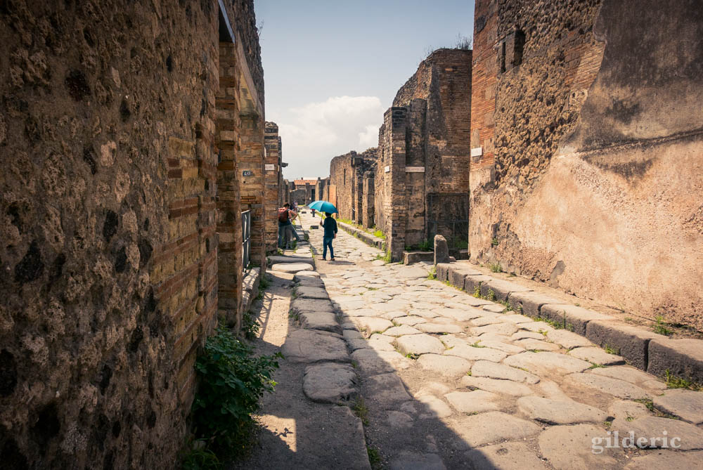 L'ombrelle du guide (à Pompéi)