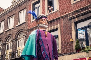 Géants d'Ormeignies au cortège du 15 août