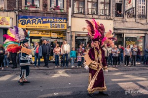 Musiciens et danseurs au cortège du 15 août en Outremeuse