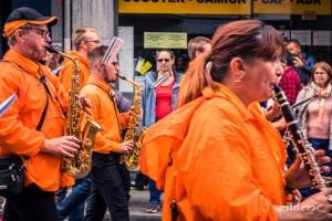 Fanfare en orange au cortège du 15 août 2019