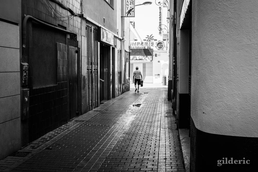 Lloret de Mar : tourisme de masse et solitude (street photography)