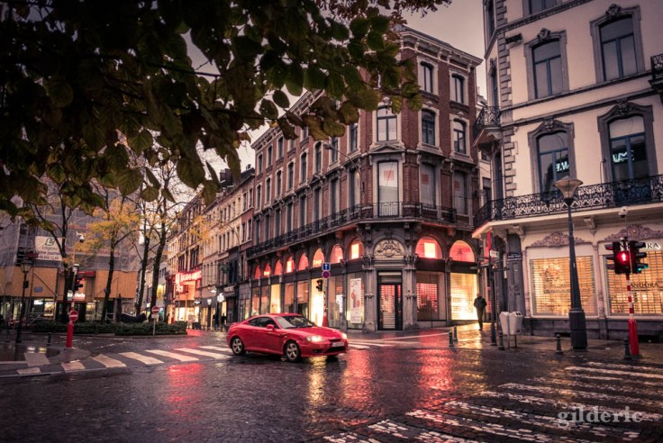 Voiture sous la pluie (Liège, Belgique)