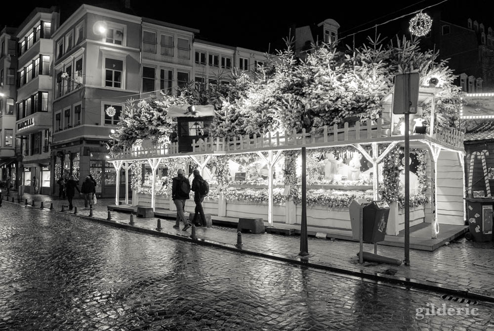 Dark Christmas : street photography en noir et blanc (Liège)