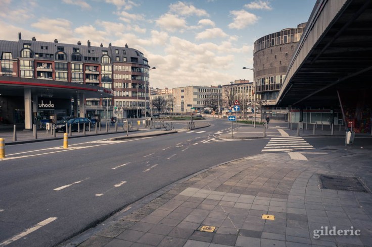 Liège Lockdown : boulevard désert (suite au confinement luttant contre le coronavirus)