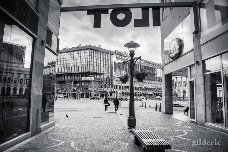 Liège en quarantaine (coronavirus) : de l'îlot Saint-Michel vers l'opéra (photo en noir et blanc)