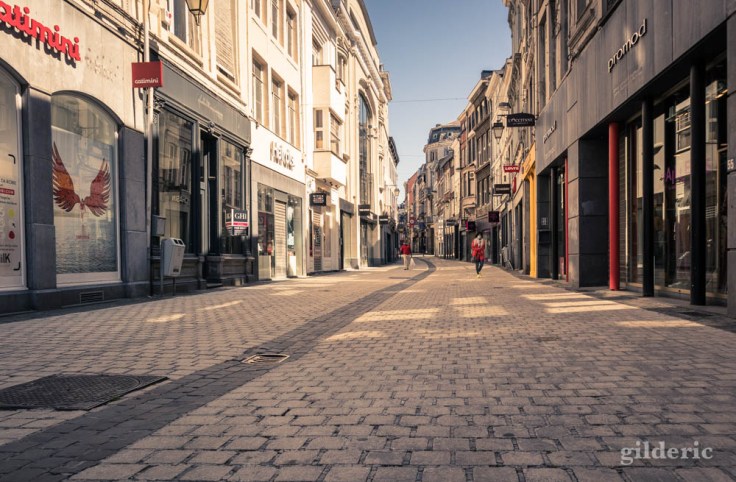 Liège ville fantôme : silhouettes