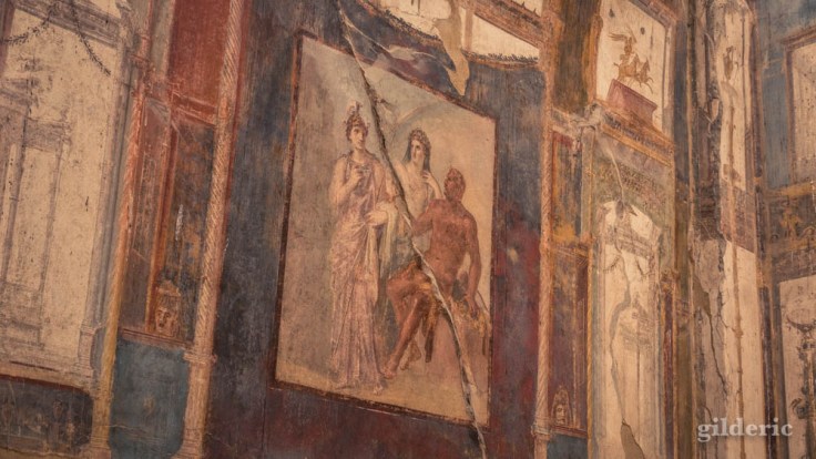 Hercule, Minerve et Junon (fresque du Sacellum des Augustales à Herculanum)