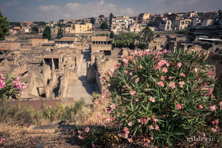 Fouilles d'Herculanum : vue panoramique depuis la rampe d'entrée