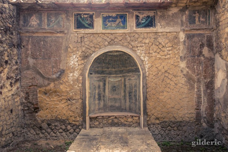 Nymphée et décorations murales (casa dello Scheletro)