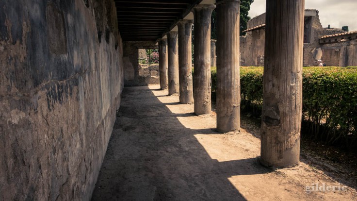 Péristyle de la Casa d'Argo à Herculanum