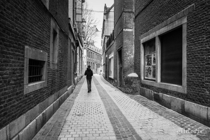 Seul dans Liège (chroniques du confinement en noir et blanc)