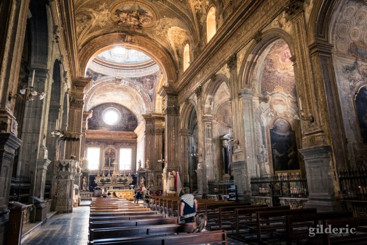 Visiter Naples : église Santa Caterina a Formiello (intérieur)
