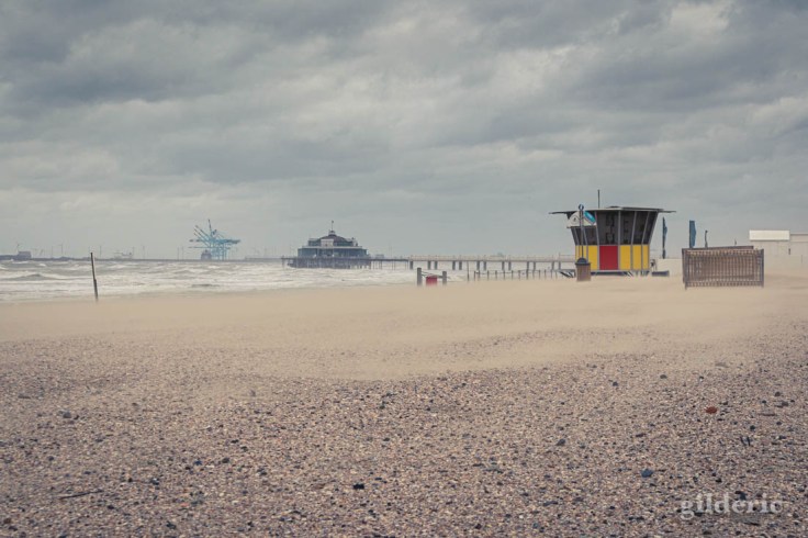 Tempête à Blankenberge : le sable danse sur la plage