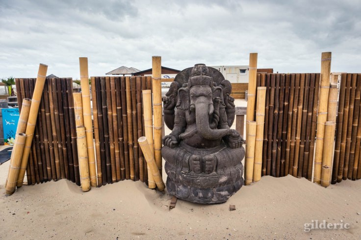 Tempête à Blankenberge : statue d'inspiration indienne