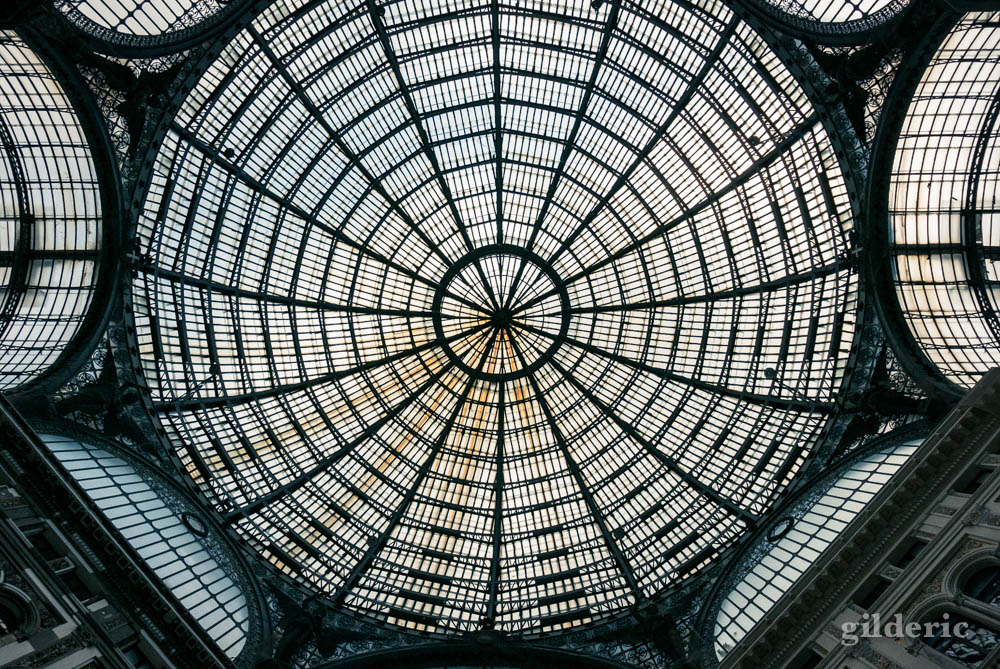 Visiter Naples : dôme de la Galleria Umberto I