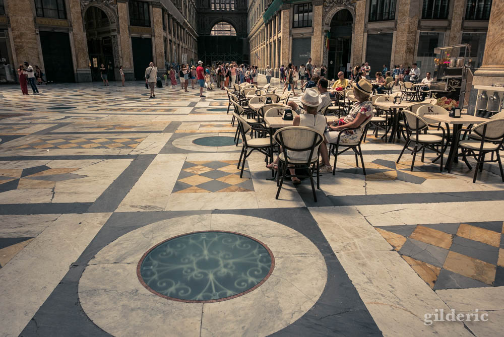 Visiter Naples : une pause dans la Galleria Umberto I