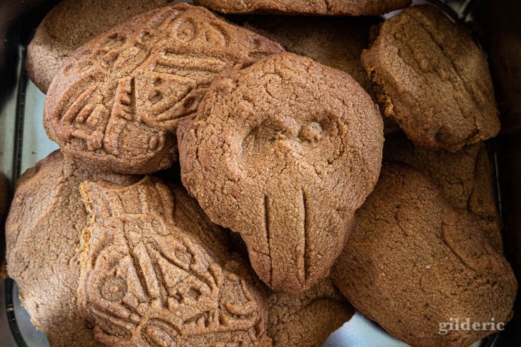 Spéculoos au sucre de coco (en forme de tête de mort)