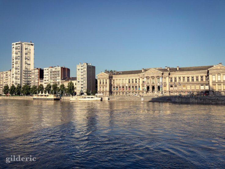 La Meuse en crue, accalmie après les inondations
